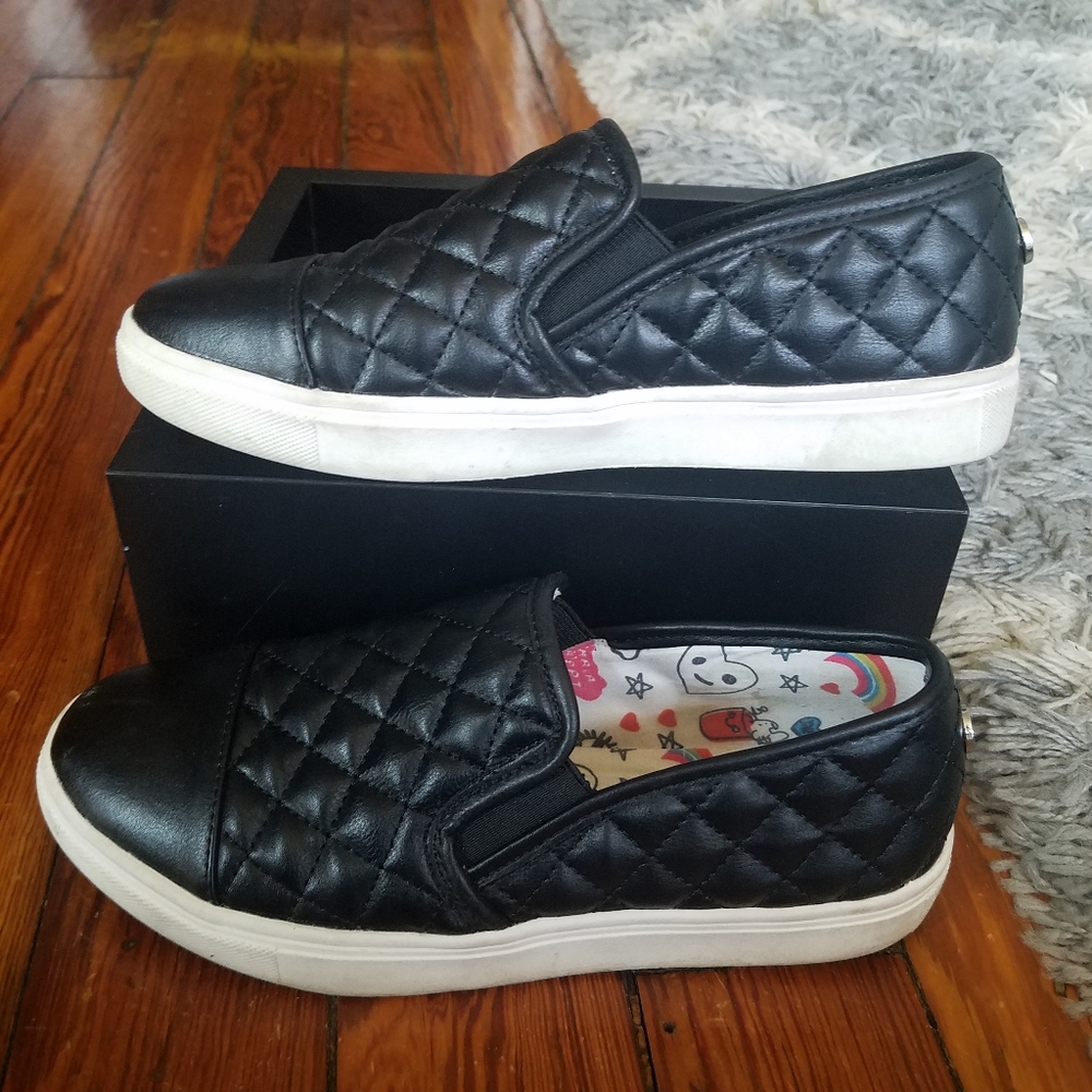 Steve Madden Girl's‎ Quilted Slip On Shoe Sneaker 4 - Picture 3 of 7